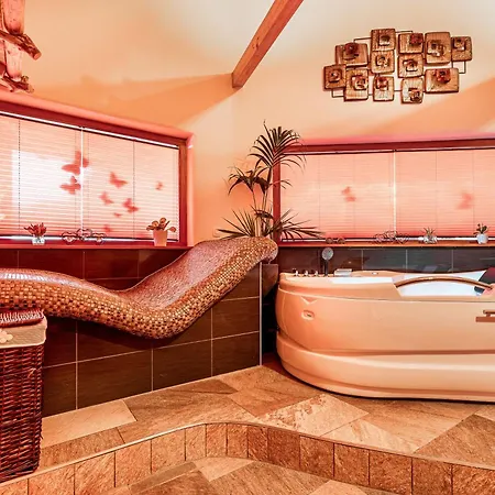 Secret Wellness Pool Sauna And Whirlpool - Happy بيت للعطل *