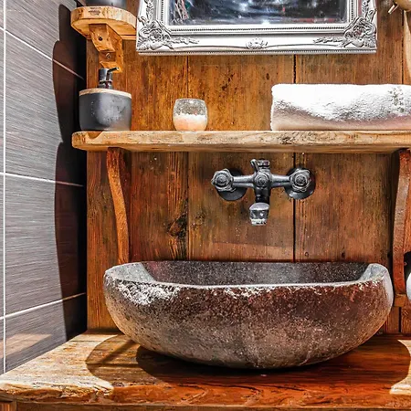 Secret Wellness Pool Sauna And Whirlpool - Happy Bodonci