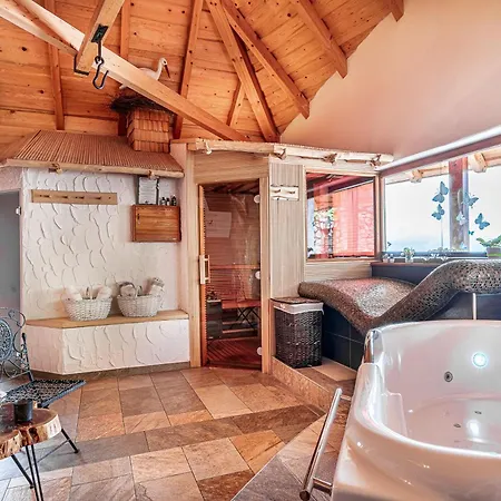 Secret Wellness Pool Sauna And Whirlpool - Happy * Bodonci